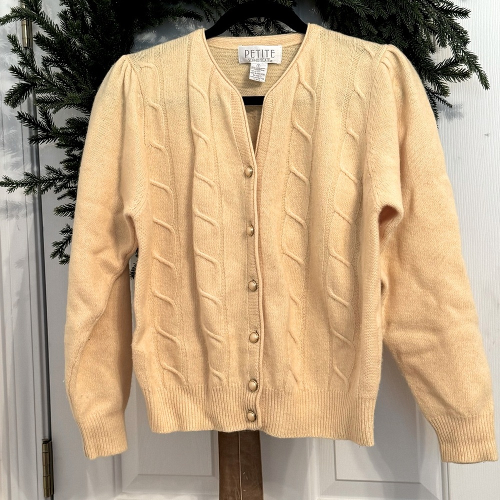 PETITE SOPHISTICATE
LAMBSWOOL ANGORA BLEND CARDIGAN
SIZE S